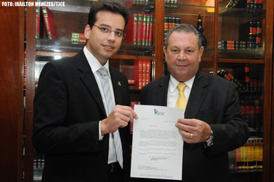 ACM presta homenagem ao presidente do Tribunal de Justiça nesta quinta-feira