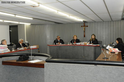 Estado é condenado a fornecer medicamentos à portadora de diabetes