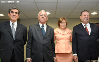 Corregedor Byron Frota transmite cargo à desembargadora Edite Bringel Olinda Alencar