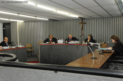 2ª Câmara Criminal mantém decisão que leva acusados de aborto a júri popular