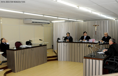 Colégio é condenado a pagar indenização de R$ 12 mil à cliente