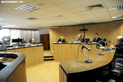 Banco é inocentado de pagar indenização a casal que teve cartão de crédito recusado