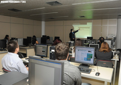 Juízes das Varas Criminais do Fórum Clóvis Beviláqua iniciam treinamento para sistema virtual