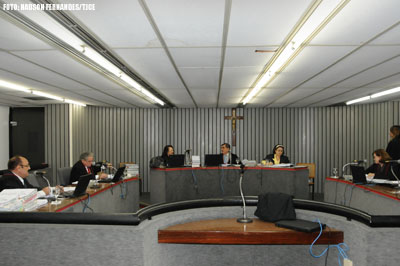 Acusado de oferecer dinheiro a menores  em troca de sexo tem habeas corpus negado