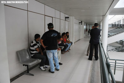 Integrantes da torcida organizada Cearamor são interrogados pela 1ª Vara de Tráfico