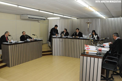 Coelce é condenada a indenizar consumidor que teve energia elétrica cortada após quitar débito