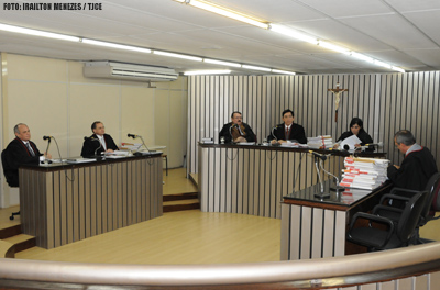 Coelce é condenada a indenizar cliente por corte indevido de energia