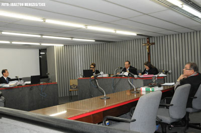 Município de Palhano terá que pagar salários atrasados de 16 servidores