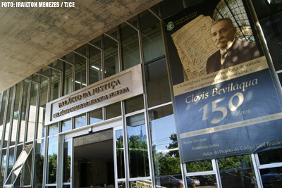 Tribunal de Justiça empossa juiz Carlos Feitosa no cargo de desembargador nesta quinta-feira