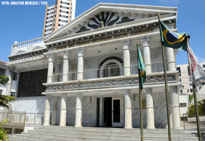 Pão de Açúcar é condenado a indenizar cliente que teve notebook furtado no estacionamento