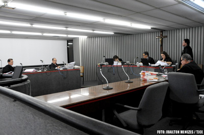 Companhia Brasileira deve indenizar cliente por apresentar cheque antes da data acordada