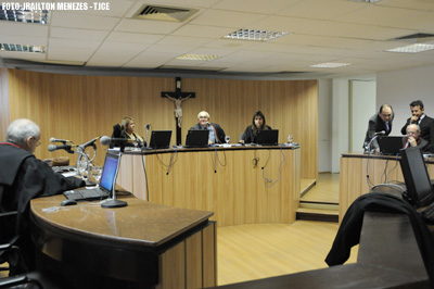 Hapvida terá que fornecer prótese  para cirurgia de cliente