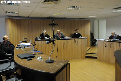 Justiça determina que Hapvida autorize  tratamento para aposentado com câncer