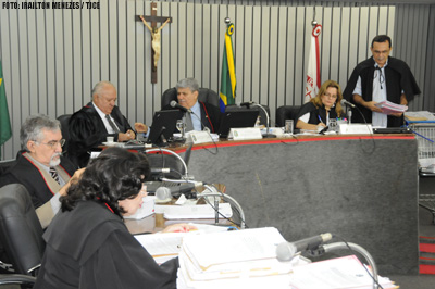 Hapvida deve indenizar em R$ 10 mil os pais de criança que teve cirurgia negada