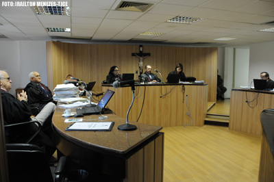 Loja Centauro é condenada a pagar indenização a clientes vítimas de constrangimento ilegal