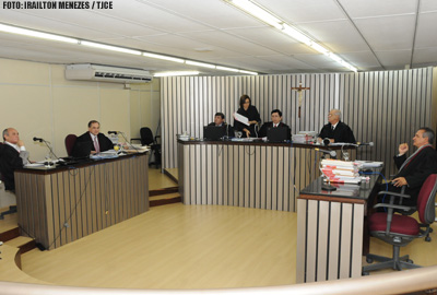 Empresa deve pagar R$ 31 mil para viúva de segurado