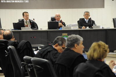 Presidente do Tribunal de Justiça recebe homenagens pelos 40 anos de magistratura