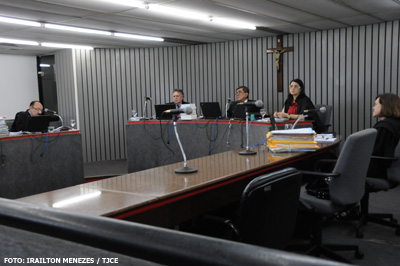 Acusado de estelionato, formação de quadrilha e falsidade ideológica tem habeas corpus negado