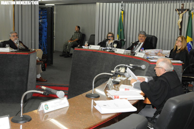 Coelce deve indenizar comerciante por cortar indevidamente energia elétrica