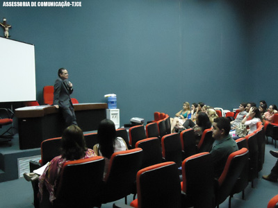 Fórum Clóvis Beviláqua recebe visita de alunos de faculdade de Direito