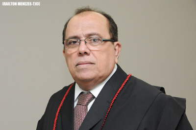 Desembargador Carlos Feitosa esclarece equívoco da matéria sobre suspensão de obras em hospital