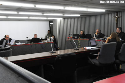 Cliente que teve linha de celular clonada receberá R$ 8 mil de indenização