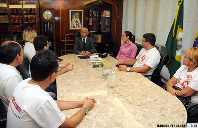 Presidente do TJCE recebe comissão de servidores lotados em comarcas do Interior