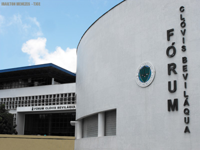 Unimed Fortaleza é condenada a pagar mais de R$ 24 mil para idoso que teve cirurgia negada