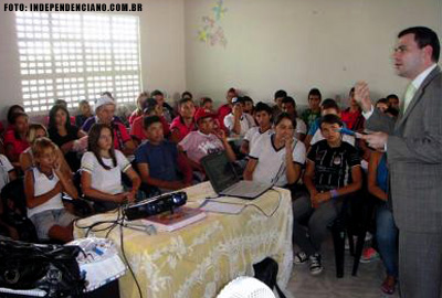Juiz profere palestras sobre prevenção às drogas em escolas da zona rural de Independência