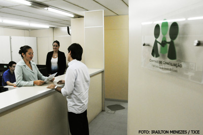 Núcleo de Métodos Consensuais e Solução de Conflitos promove mutirão do Banco Santander