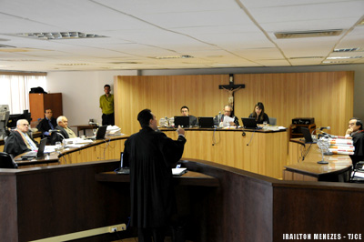 Concessionária de energia deve pagar R$ 170 mil para vítima de descarga elétrica