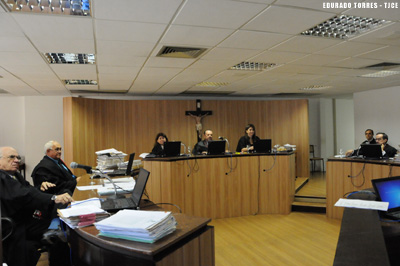 Justiça condena escola a pagar indenização de  R$ 5 mil por não entregar documentação de aluna