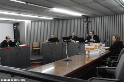 Unimed Fortaleza deve pagar R$ 30 mil  por negar cirurgia à dona de casa