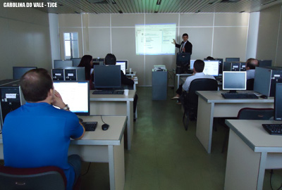 Grupo de Trabalho capacita juízes e assessores para atuar com processo eletrônico