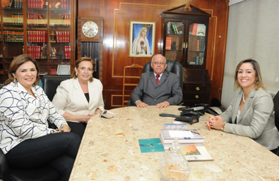 Desembargador José Arísio Lopes da Costa recebe visita da defensora pública geral do Ceará