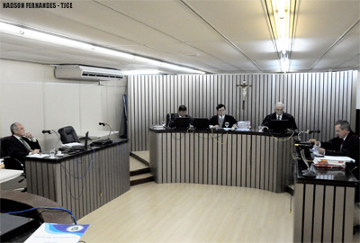 Seguradora deve indenizar por ter negado procedimento que causou morte de comerciante