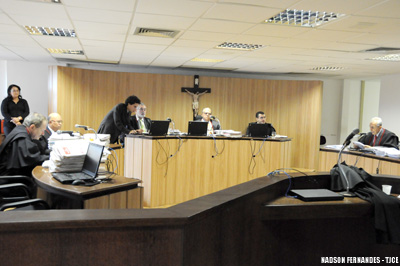 1ª Câmara Cível mantém condenação de plano de saúde que negou tratamento à paciente