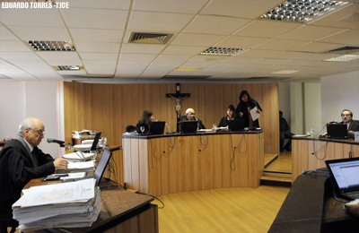 Revendedora é condenada a pagar R$ 6 mil por atraso na entrega de transferência de veículo