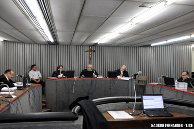 Acusado de tirar e armazenar fotos pornográficas de menores tem habeas corpus negado