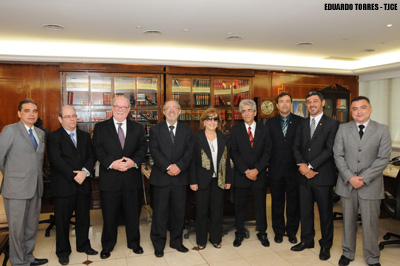 Coordenador da Faculdade de Direito de Samford visita Tribunal de Justiça do Ceará