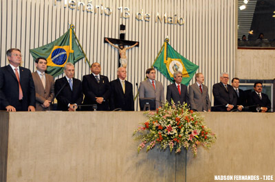 Desembargadores e juízes cearenses recebem homenagens da Assembleia Legislativa