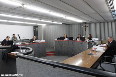 Hospital São Carlos deve indenizar proprietário de carro furtado