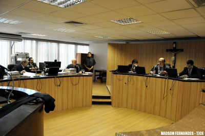 Banco Safra e administradora de cartões devem pagar R$ 5 mil para empresário