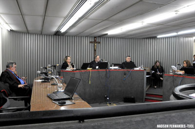 8ª Câmara Cível decide que garçom cearense tem direito a utilizar sobrenome do companheiro suíço