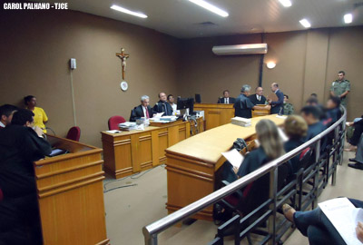 Jurados absolvem policiais acusados de tentativa de homicídio contra turistas