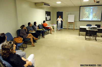 Servidores participam de curso sobre como lidar com problemas e resolver conflitos em conciliação