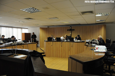 6ª Câmara Cível condena empresa de turismo a indenizar 45 passageiros de ônibus que incendiou