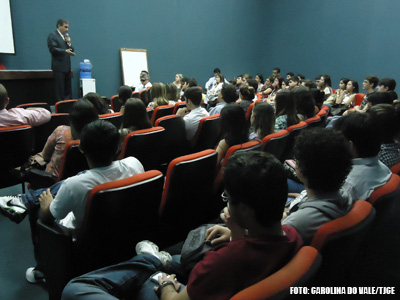 Estudantes da Universidade de Fortaleza visitam o Fórum Clóvis Beviláqua