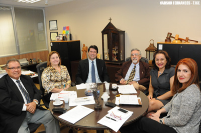 Editora do TJCE discute participação na Bienal Internacional do Livro
