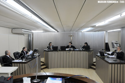 Concessionária que vendeu carro com defeito deve entregar novo veículo à cliente